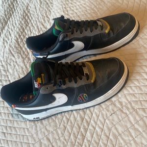 Nike Air Force 1 Low
Live Together, Play Together (Peace)